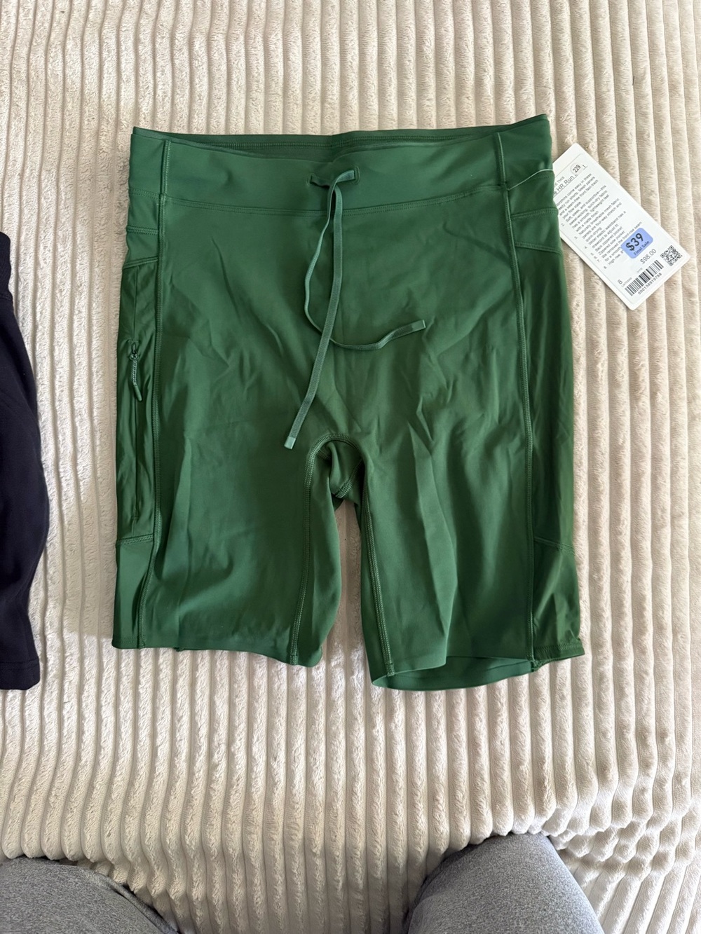Lululemon No Line HR Run Short 8” size 8
